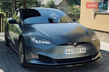 Ліфтбек Tesla Model S 2015 в Калуші