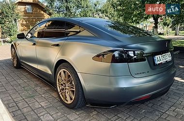 Ліфтбек Tesla Model S 2015 в Калуші