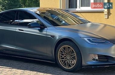 Ліфтбек Tesla Model S 2015 в Калуші