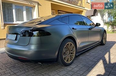 Ліфтбек Tesla Model S 2015 в Калуші