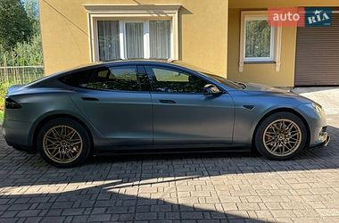 Ліфтбек Tesla Model S 2015 в Калуші