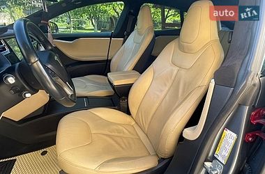 Ліфтбек Tesla Model S 2015 в Калуші