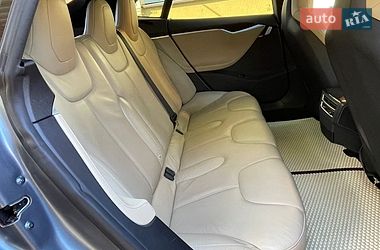 Ліфтбек Tesla Model S 2015 в Калуші
