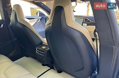 Ліфтбек Tesla Model S 2015 в Калуші