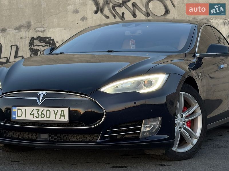 Ліфтбек Tesla Model S 2015 в Львові фото 8 Ліфтбек Tesla Model S 2015 в Львові