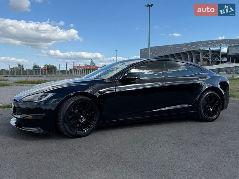 Лифтбек Tesla Model S 2022 в Львове