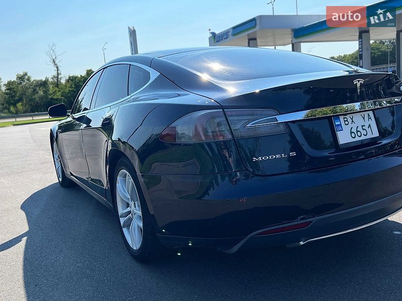 Лифтбек Tesla Model S 2014 в Киеве