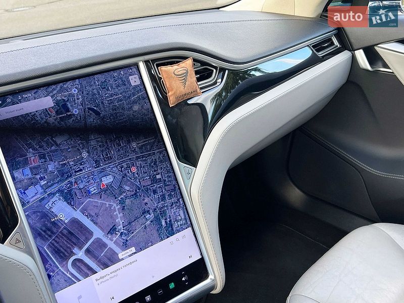 Лифтбек Tesla Model S 2014 в Киеве