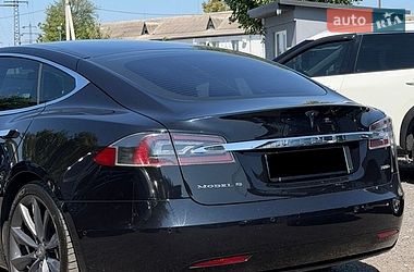 Лифтбек Tesla Model S 2017 в Ужгороде