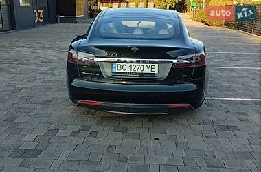 Ліфтбек Tesla Model S 2014 в Львові