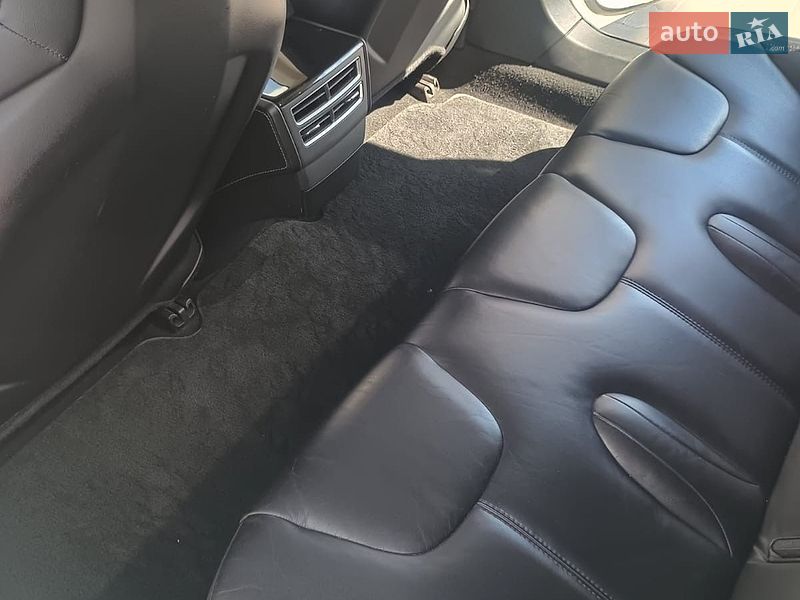Лифтбек Tesla Model S 2015 в Виннице