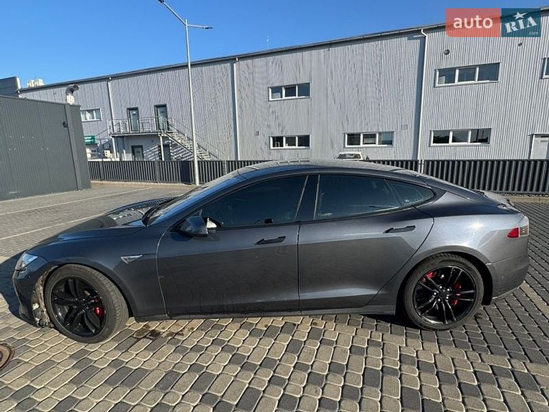 Ліфтбек Tesla Model S 2015 в Мукачевому