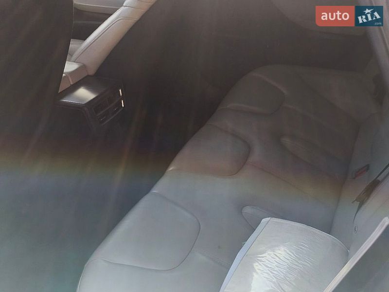 Ліфтбек Tesla Model S 2016 в Івано-Франківську
