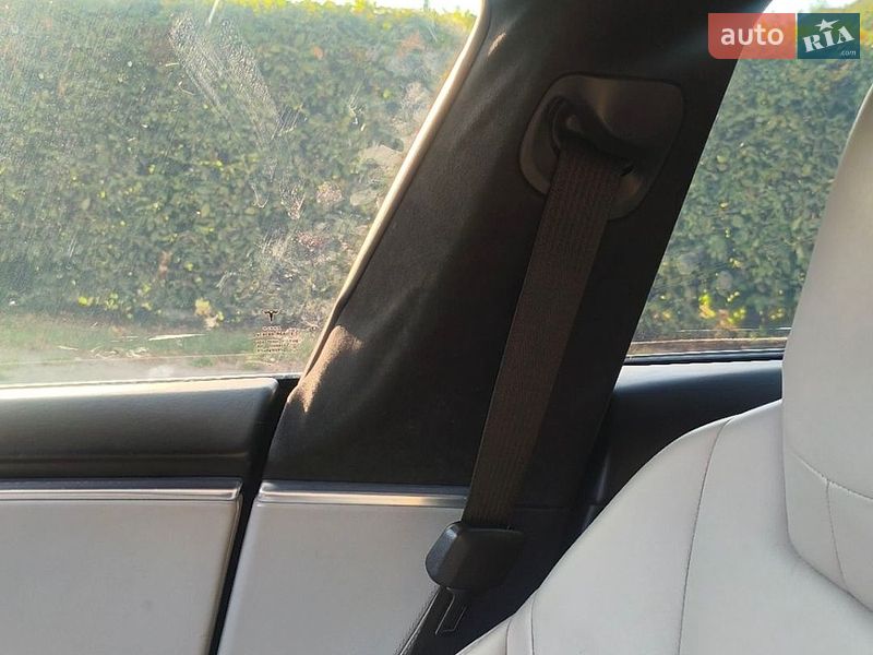 Ліфтбек Tesla Model S 2016 в Івано-Франківську