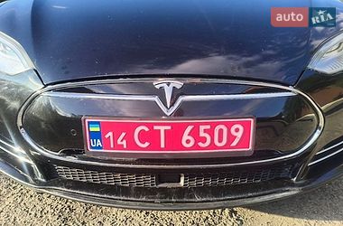 Ліфтбек Tesla Model S 2016 в Івано-Франківську