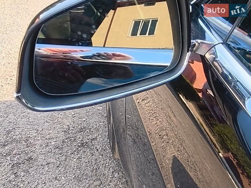 Ліфтбек Tesla Model S 2016 в Івано-Франківську