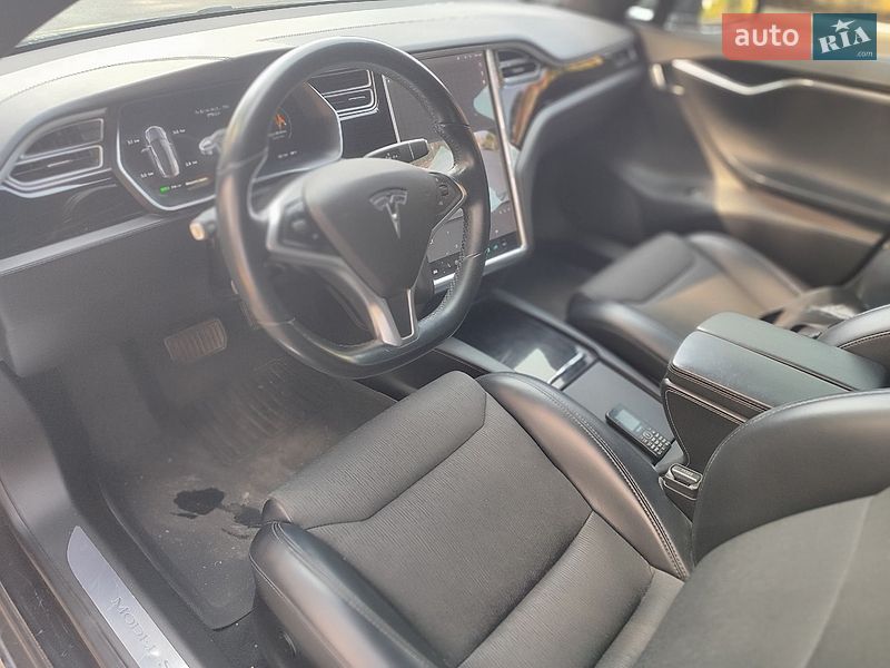 Лифтбек Tesla Model S 2018 в Киеве