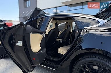 Ліфтбек Tesla Model S 2015 в Івано-Франківську