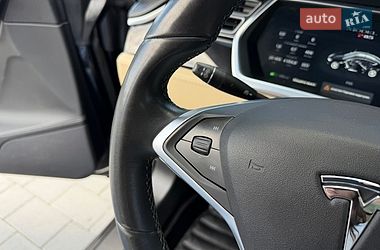 Ліфтбек Tesla Model S 2015 в Івано-Франківську