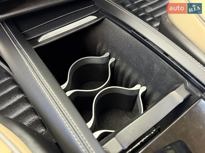 Ліфтбек Tesla Model S 2015 в Івано-Франківську