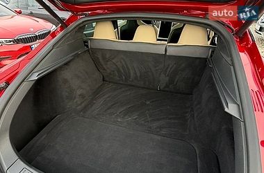 Ліфтбек Tesla Model S 2016 в Івано-Франківську