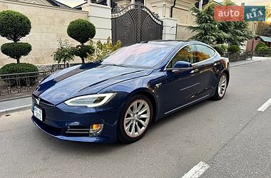 Ліфтбек Tesla Model S 2017 в Одесі