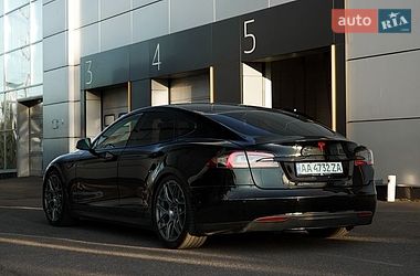 Ліфтбек Tesla Model S 2015 в Києві