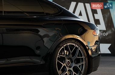 Ліфтбек Tesla Model S 2015 в Києві