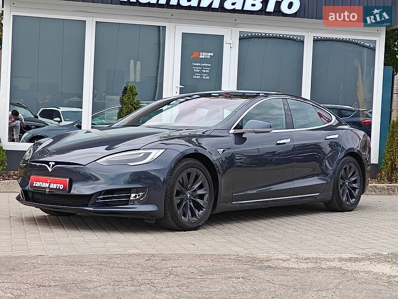 Tesla Model S 2018