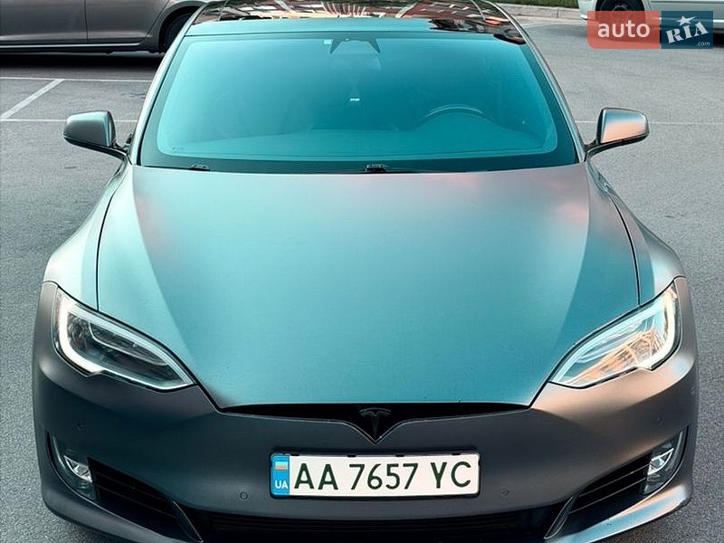 Ліфтбек Tesla Model S 2017 в Києві