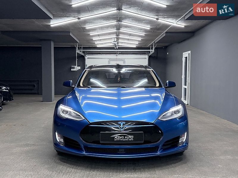 Ліфтбек Tesla Model S 2015 в Харкові