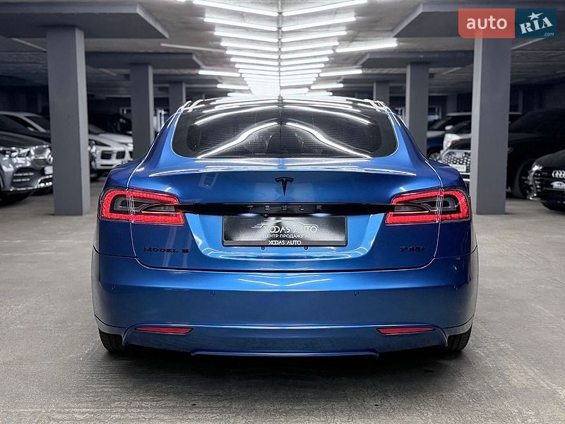 Ліфтбек Tesla Model S 2015 в Харкові