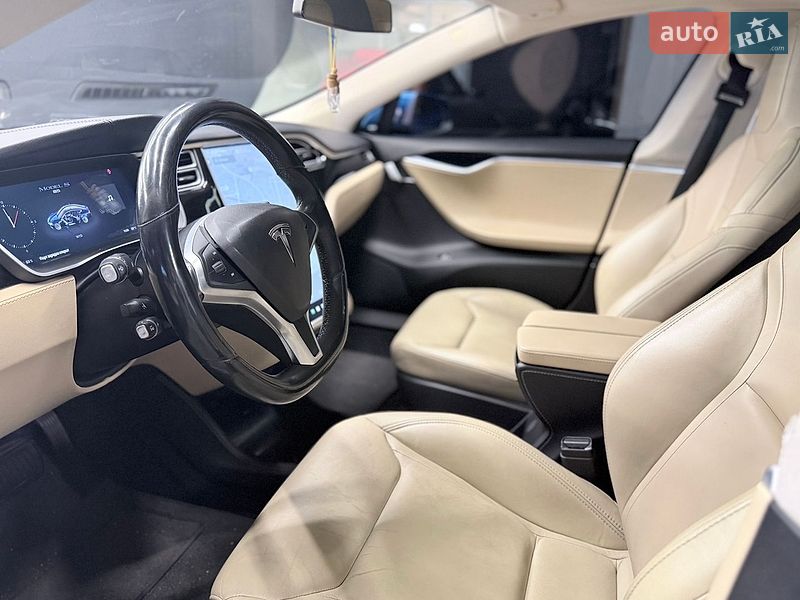 Ліфтбек Tesla Model S 2015 в Харкові
