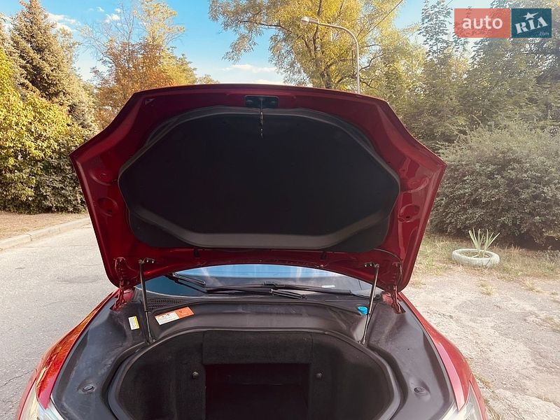 Ліфтбек Tesla Model S 2016 в Запоріжжі