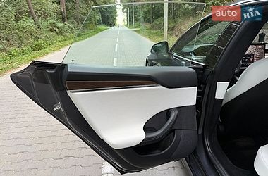 Лифтбек Tesla Model S 2021 в Львове
