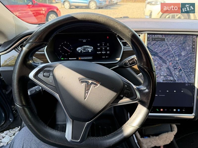 Лифтбек Tesla Model S 2014 в Черновцах