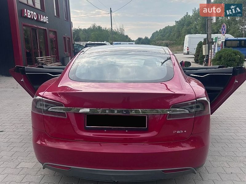 Ліфтбек Tesla Model S 2012 в Бучачі