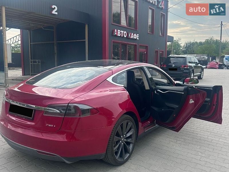 Ліфтбек Tesla Model S 2012 в Бучачі