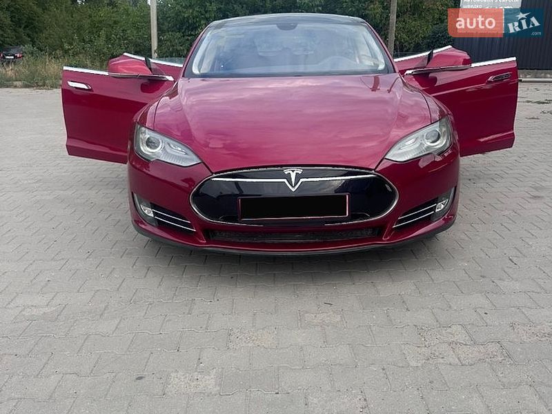 Ліфтбек Tesla Model S 2012 в Бучачі