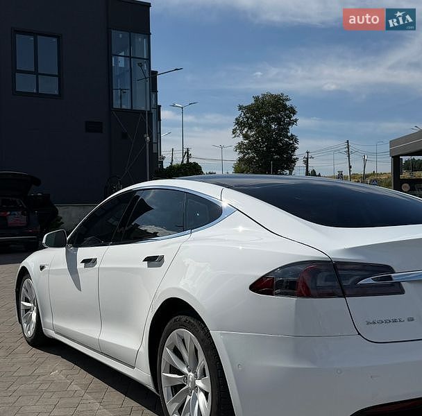 Ліфтбек Tesla Model S 2016 в Львові фото 4 Ліфтбек Tesla Model S 2016 в Львові