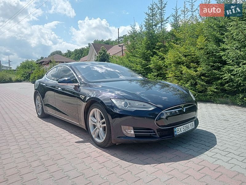 Ліфтбек Tesla Model S 2013 в Шепетівці фото 58 Ліфтбек Tesla Model S 2013 в Шепетівці