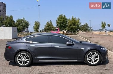 Ліфтбек Tesla Model S 2015 в Черкасах