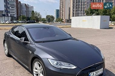 Лифтбек Tesla Model S 2015 в Черкассах Лифтбек Tesla Model S 2015 в Черкассах