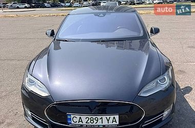 Ліфтбек Tesla Model S 2015 в Черкасах