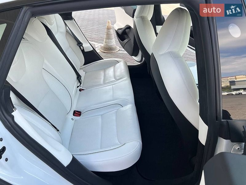 Ліфтбек Tesla Model S 2021 в Одесі фото 26 Ліфтбек Tesla Model S 2021 в Одесі