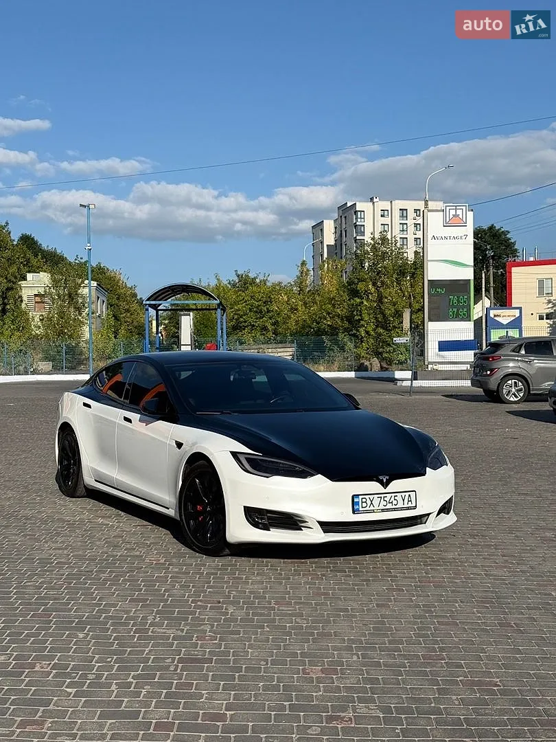 2017 Tesla Model S - фото 1