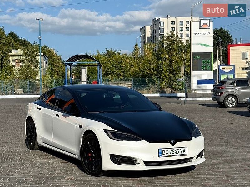 Ліфтбек Tesla Model S 2017 в Хмельницькому