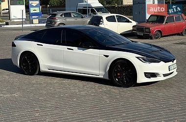 Ліфтбек Tesla Model S 2017 в Хмельницькому
