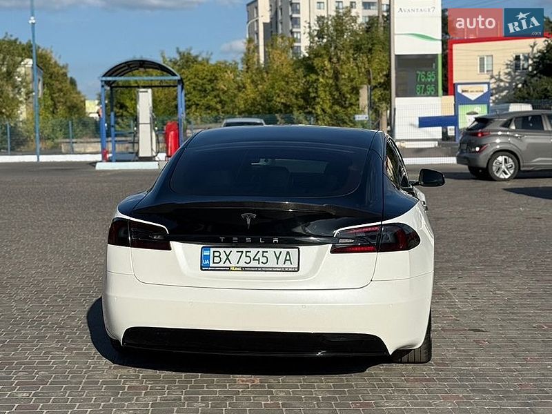 Ліфтбек Tesla Model S 2017 в Хмельницькому