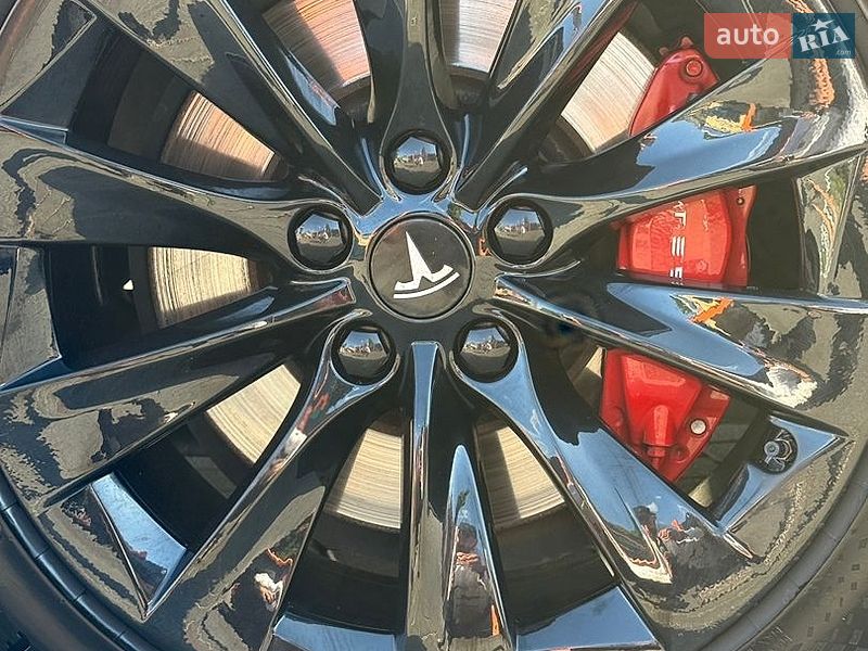 Ліфтбек Tesla Model S 2017 в Хмельницькому